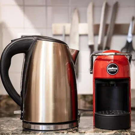 Bbromagnamia 2 Camere, 5 Ospiti, Parcheggio Gratis, Vicino A Universita, Ospedali, Centro, Stazione, Aeroporto, Romagna דירה *